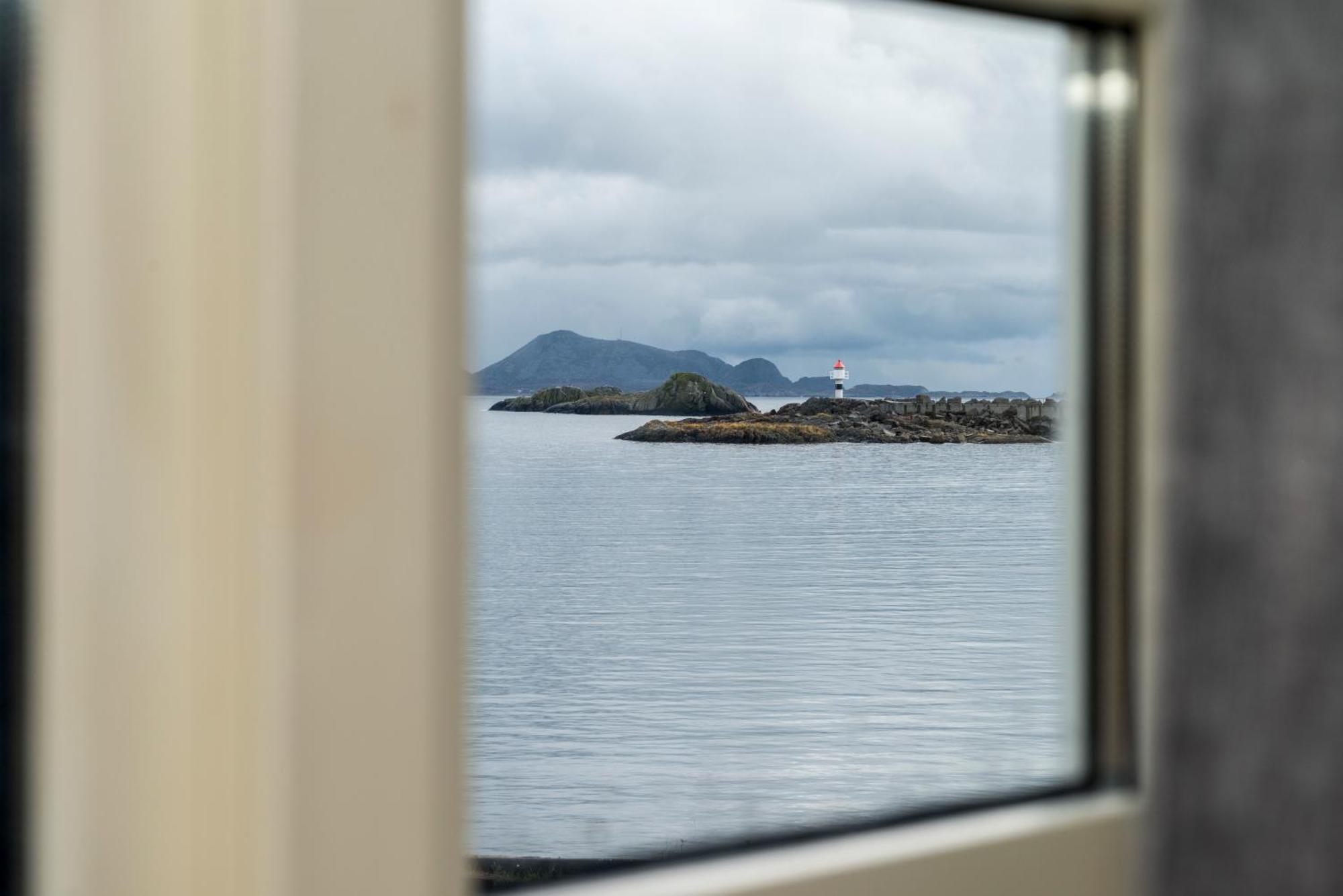 Ferienwohnung Tyskhella Rorbuer Kabelvåg Exterior foto