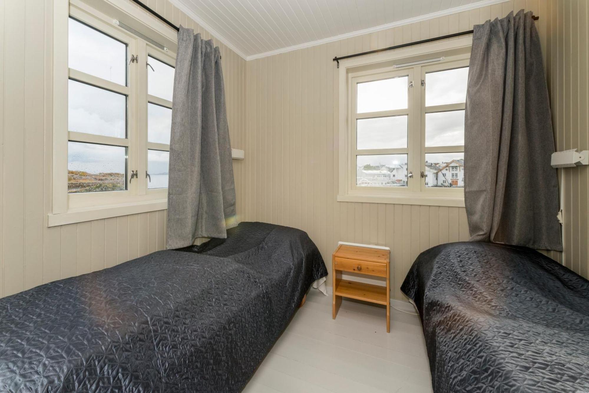 Ferienwohnung Tyskhella Rorbuer Kabelvåg Exterior foto